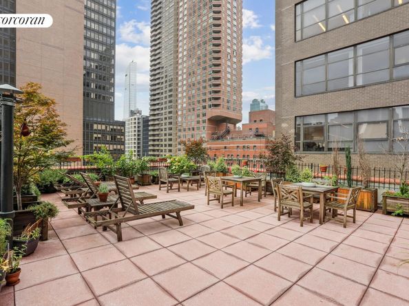 212 East 48th Street 5A, New York NY 10017