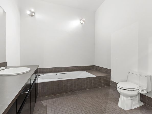 712 Broadway 7, New York NY 10003