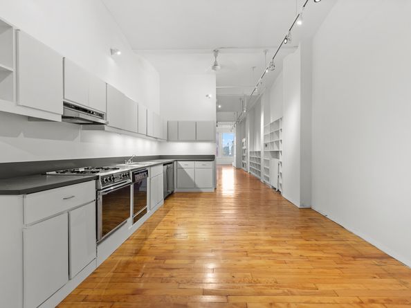 712 Broadway 7, New York NY 10003