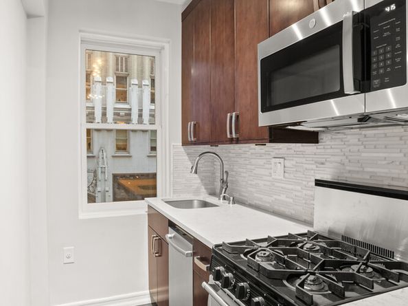 220 Madison Avenue 3M, New York NY 10016