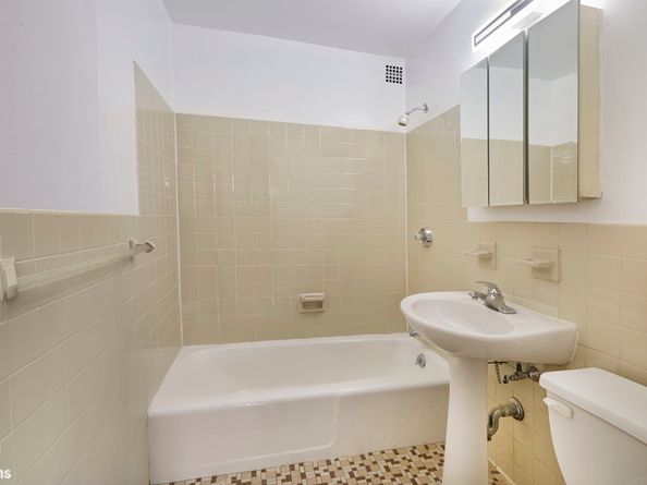 75 Henry Street 30K, Brooklyn NY 11201