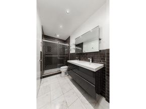 393 West 49th Street TH1, New York NY 10019