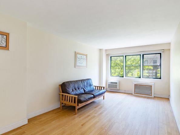 579 West 215th Street 5A, New York NY 10034