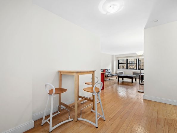 579 West 215th Street 5A, New York NY 10034
