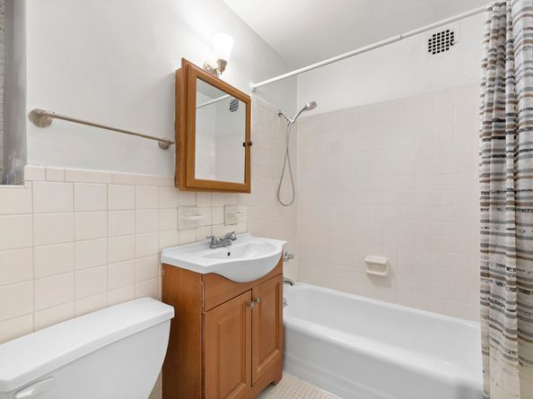 579 West 215th Street 5A, New York NY 10034