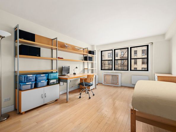 579 West 215th Street 5A, New York NY 10034