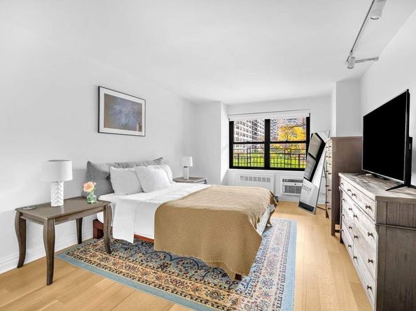 205 West End Avenue 2J, New York NY 10023