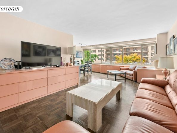 315 West 70th Street 3L, New York NY 10023