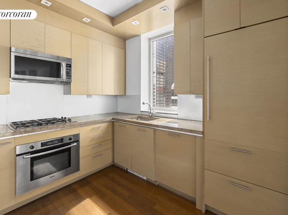 1600 Broadway 17A, New York NY 10019