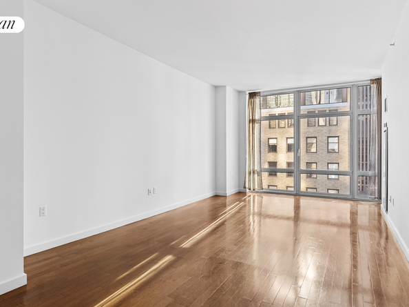1600 Broadway 17A, New York NY 10019