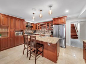 32 East 74th Street, New York NY 10021
