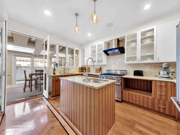 32 East 74th Street, New York NY 10021