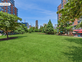 425 Main Street 5D, New York NY 10044