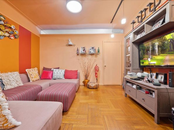 763 Ocean Parkway 4J, Brooklyn NY 11230
