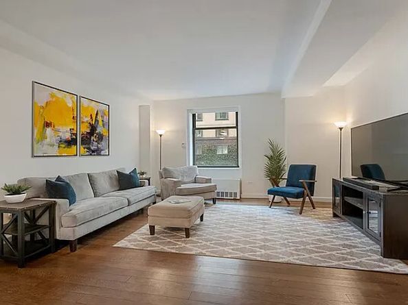 100 West 58th Street 3C, New York NY 10019