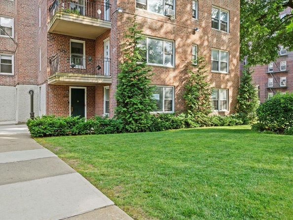 2711 Henry Hudson Parkway 1F, Bronx NY 10463