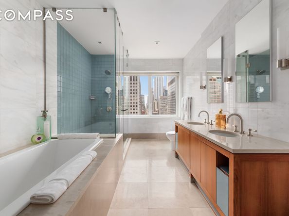 300 East 55th Street PH1C, New York NY 10022