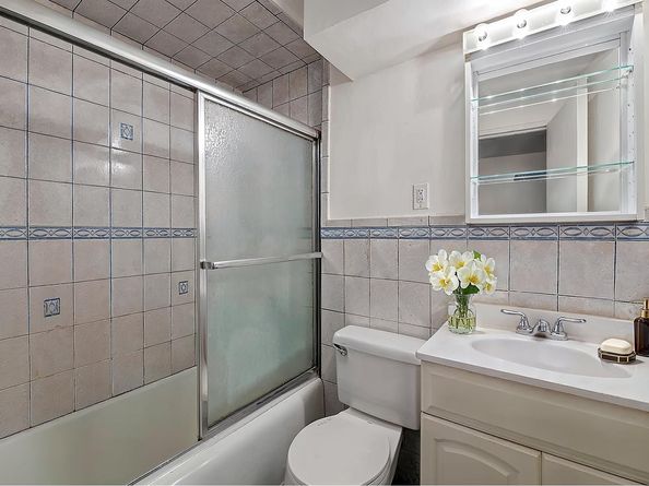 333 East 46th Street 1D, New York NY 10017