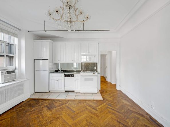2109 Broadway 810, New York NY 10023