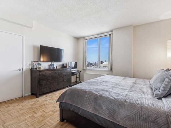 4-74 48th Avenue PH4D, Queens NY 11109