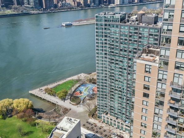 4-74 48th Avenue PH4D, Queens NY 11109