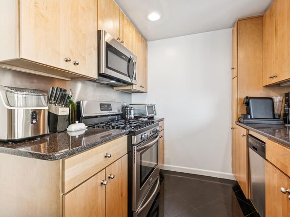 4-74 48th Avenue PH4D, Queens NY 11109