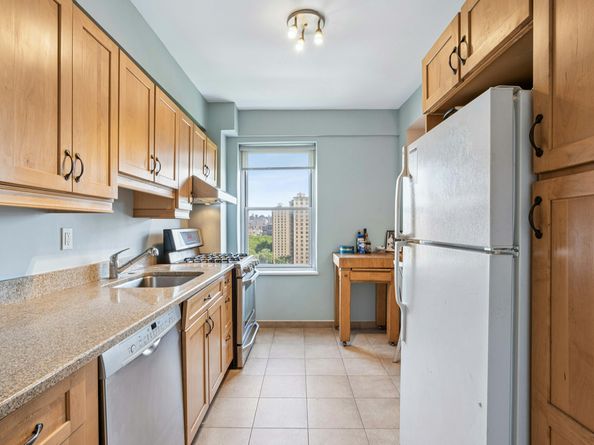 500 Grand Street C12D, New York NY 10002