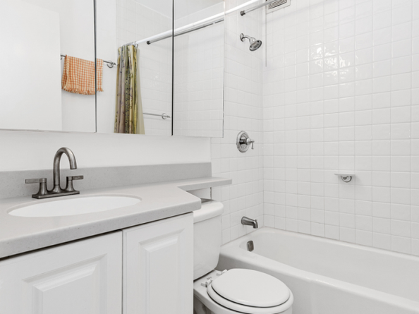 62-54 97th Place 3H, Queens NY 11374
