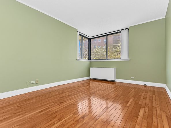 62-54 97th Place 3H, Queens NY 11374