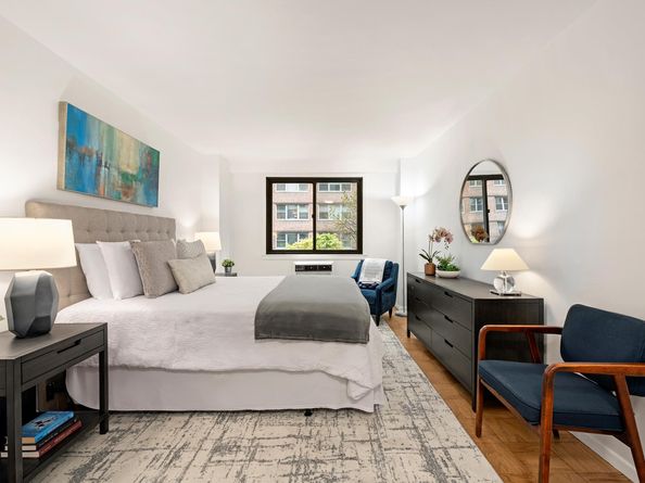 16 West 16th Street 2AS, New York NY 10011