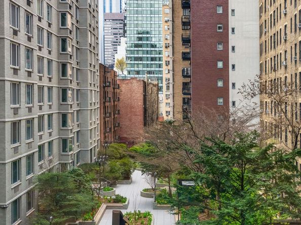 345 East 56th Street 5C, New York NY 10022