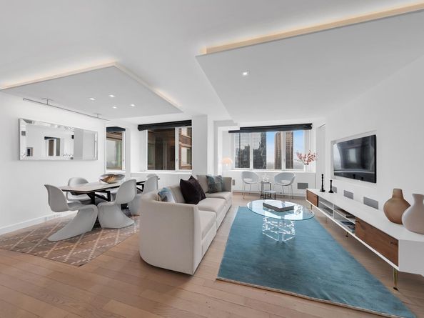 322 West 57th Street 51M, New York NY 10019