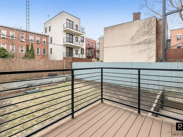 160 India Street 1R, Brooklyn NY 11222