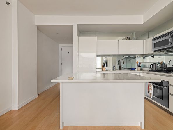 425 East 13th Street 6G, New York NY 10009