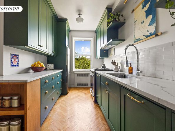 280 Ocean Parkway 5L, Brooklyn NY 11218
