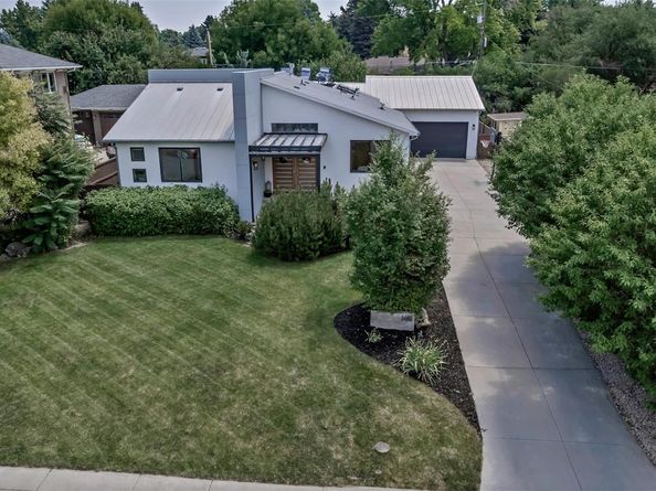 3460 S Bellaire Street, Denver CO 80222