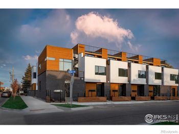 2304 Pearl Street