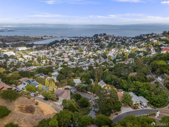 121 Kings Road, Brisbane CA 94005