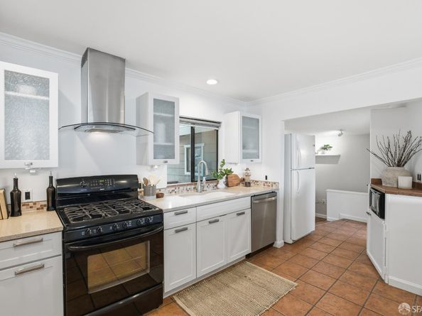 121 Kings Road, Brisbane CA 94005