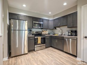 32 Deer Run 32, Bethel CT 06801