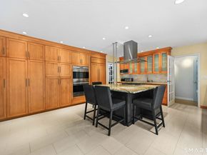 15 Four Brooks Circle, Stamford CT 06903