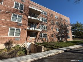 50 Lafayette Place 2H, Greenwich CT 06830