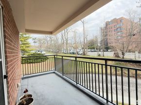 50 Lafayette Place 2H, Greenwich CT 06830