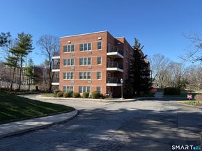 50 Lafayette Place 2H, Greenwich CT 06830