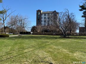 50 Lafayette Place 2H, Greenwich CT 06830