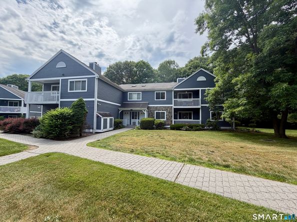 210 Windgate Circle A, Monroe CT 06468