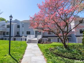 32 Rowayton Woods Drive 32, Norwalk CT 06854