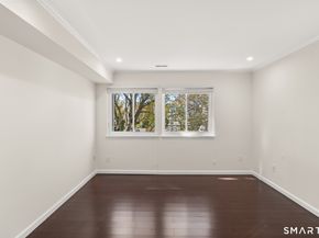 32 Rowayton Woods Drive 32, Norwalk CT 06854