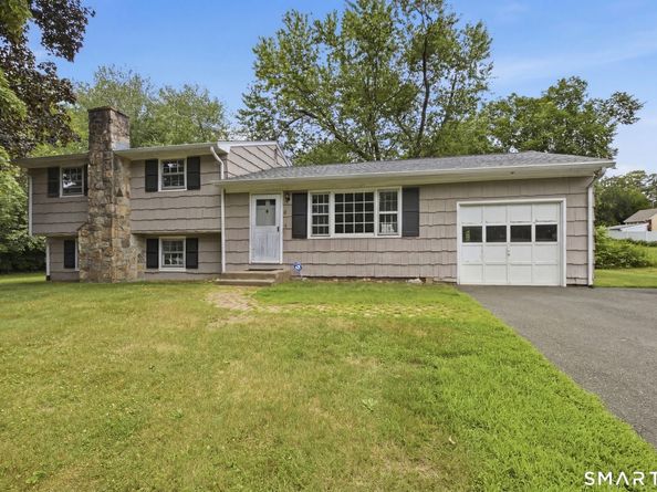 16 Floral Lane, Trumbull CT 06611