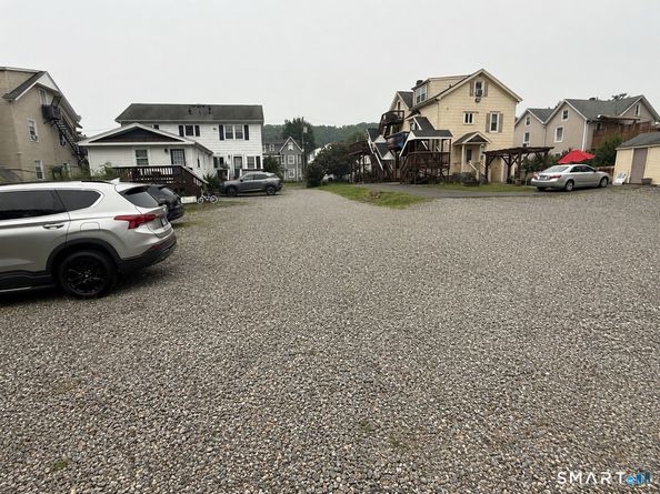 14-16 Cleveland Street, Danbury CT 06810